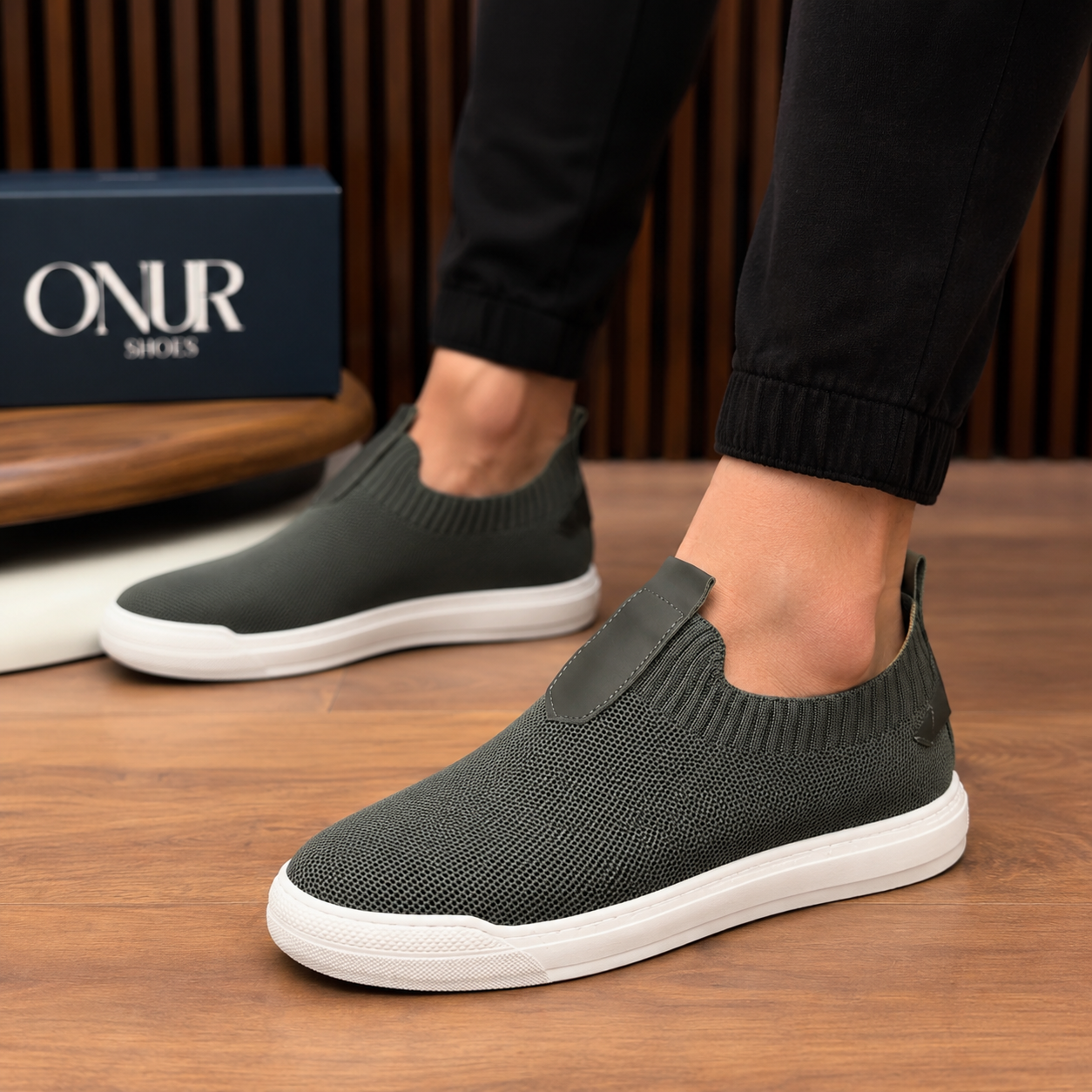 ÖZEL OLARAK ÜRETİM YAPTIĞIMIZ %100 GERÇEK TRİKO SNEAKERS
